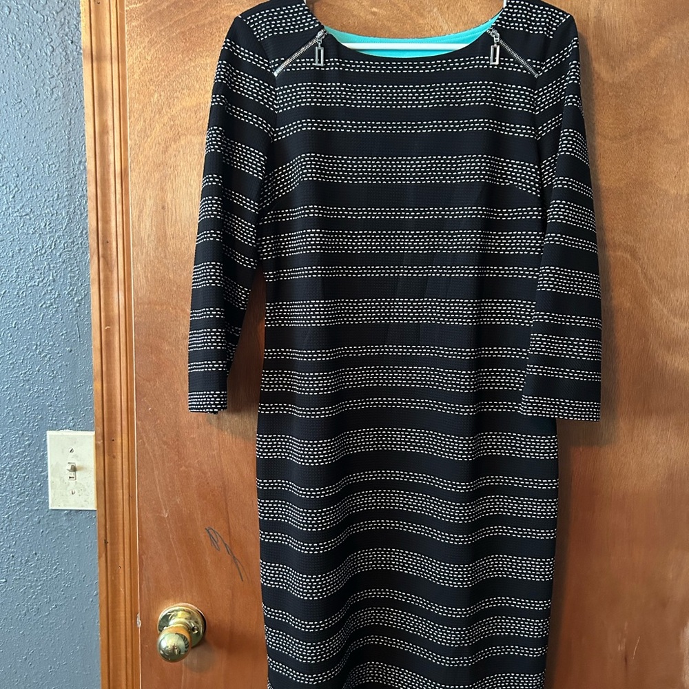 Elegant Black and White Striped Long Sleeve Dress